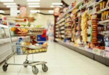 Цены на продукты в Украине продолжат расти: сколько придется платить за хлеб, яйца и масло
