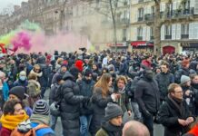 У Франції протестують проти закону про підвищення пенсійного віку