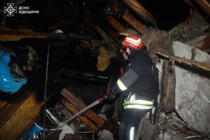 Ночной удар по Одесскому району: пострадал человек Ночной удар по Одесскому району: пострадал человек