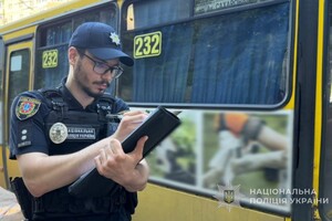 Утренний удар по остановке в Одессе: получили осколочные ранения люди Утренний удар по остановке в Одессе: получили осколочные ранения люди